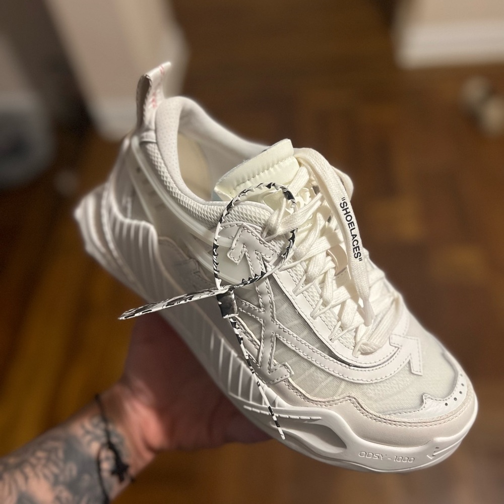 “Off White” Odsy-1000 sneakers